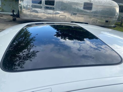 Used 2019 BMW 530e RWD image 12