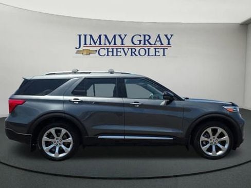 Used 2020 Ford Explorer Platinum w/ Premium Technology Package AWD/4WD image 6
