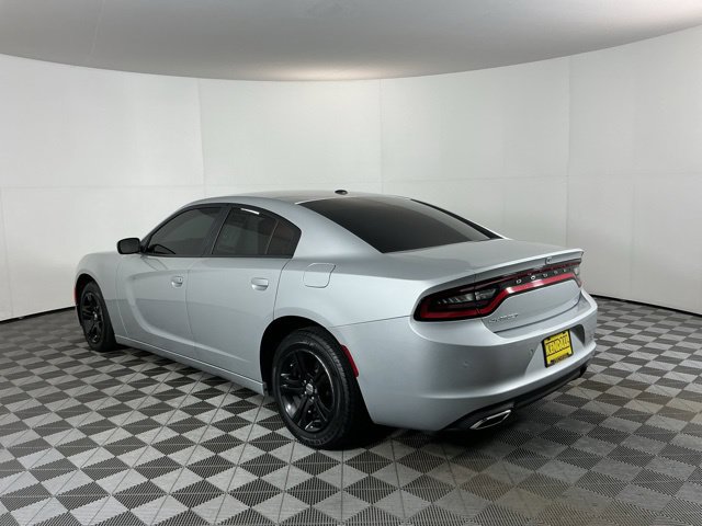 Used 2019 Dodge Charger SXT RWD image 7