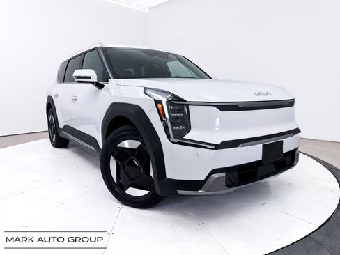 Used 2025 Kia EV9 Wind AWD/4WD image 1