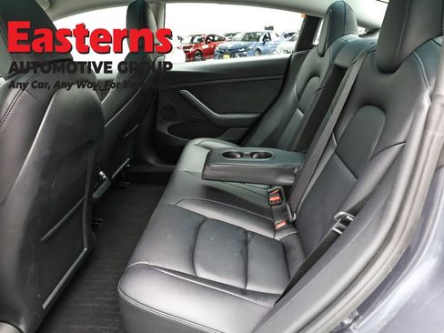 Used 2023 Tesla Model 3 Standard Range image 19