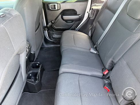Used 2018 Jeep Wrangler Unlimited Sport AWD/4WD image 16