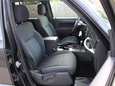 Used 2011 Jeep Liberty Sport w/ Popular Equipment Group AWD/4WD image 33