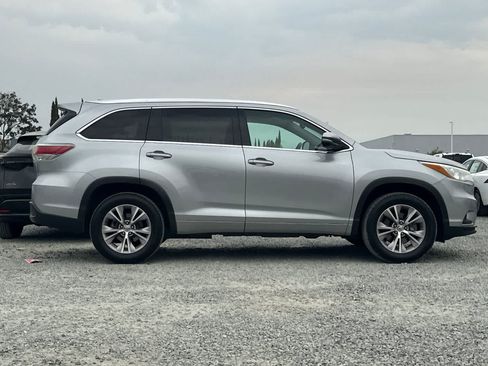 Used 2015 Toyota Highlander XLE FWD image 9
