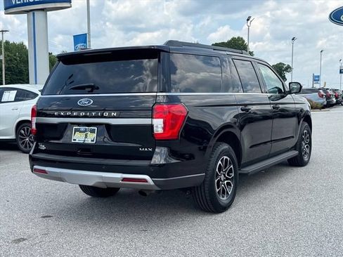 Used 2024 Ford Expedition Max XLT AWD/4WD image 3