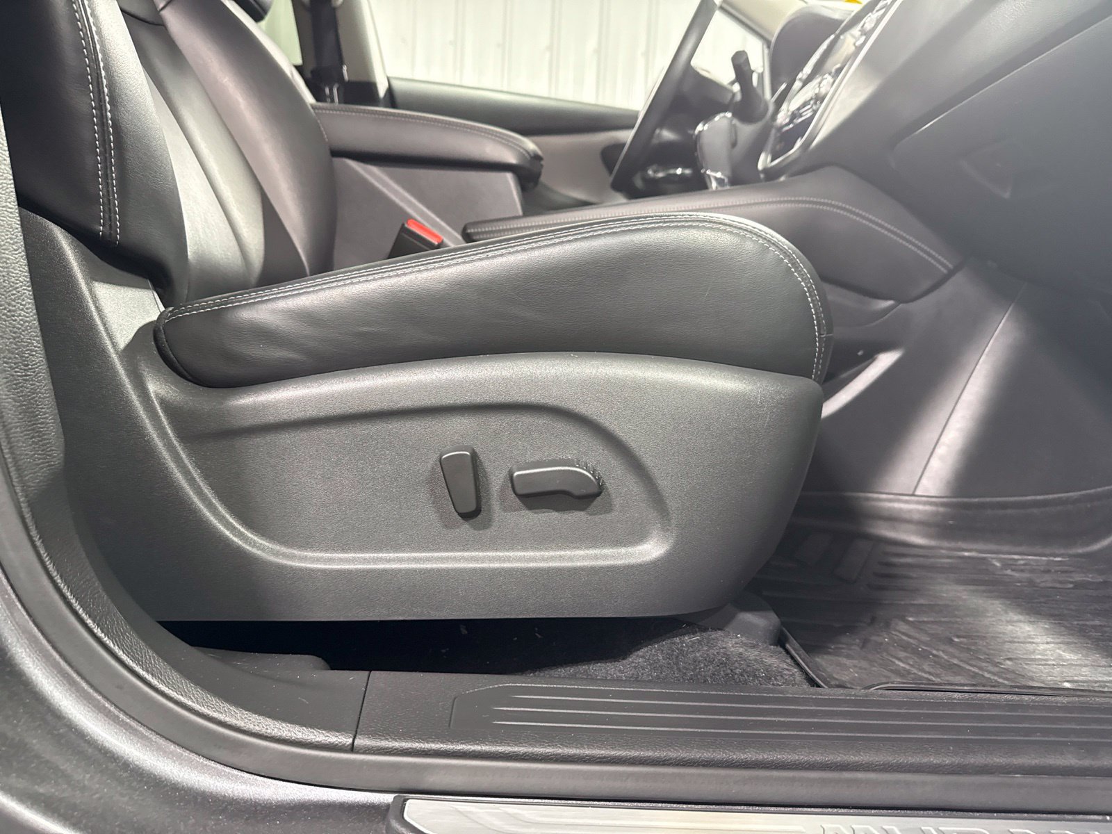 Used 2023 Nissan Murano SV FWD image 13