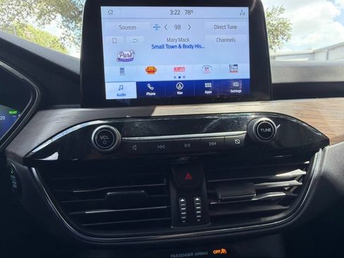 Used 2020 Ford Escape Titanium w/ Titanium Premium Package 2.0 FWD image 33