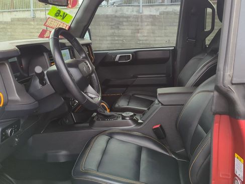 Used 2024 Ford Bronco Badlands image 12