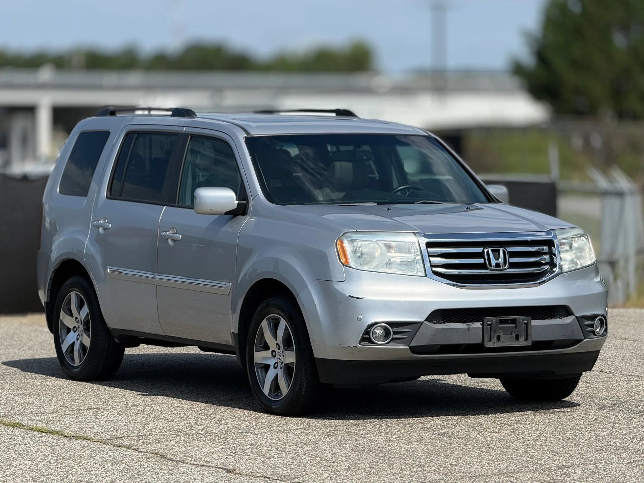 Used 2014 Honda Pilot Touring image 1