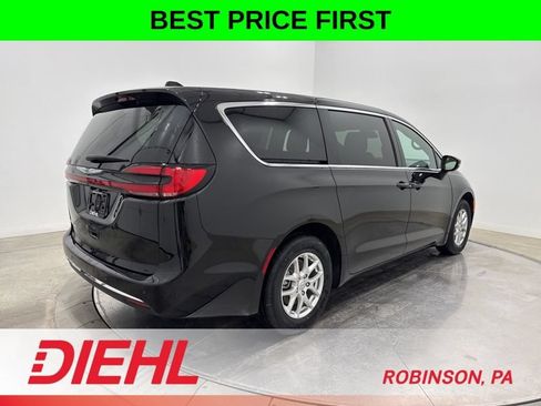 New 2026 Chrysler Pacifica Select FWD image 7