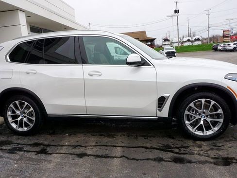 New 2026 BMW X5 xDrive40i w/ Climate Comfort Package AWD/4WD image 3
