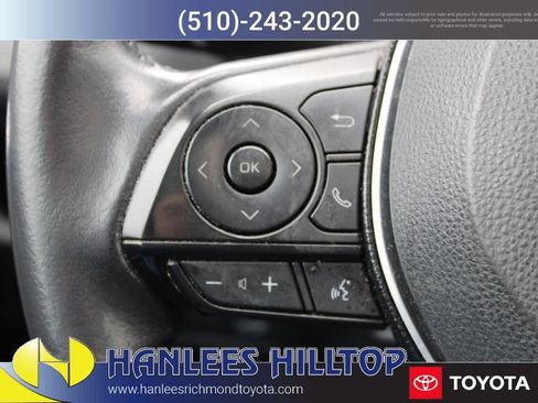 Used 2021 Toyota RAV4 XLE Premium image 32