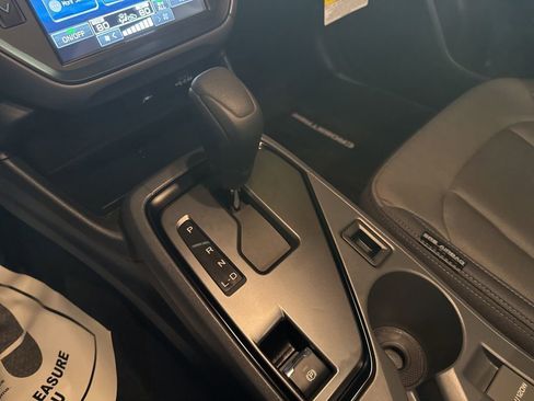 Used 2025 Subaru Crosstrek 2.0i image 14