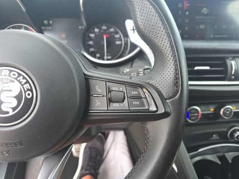 Used 2023 Alfa Romeo Stelvio Sprint RWD image 16