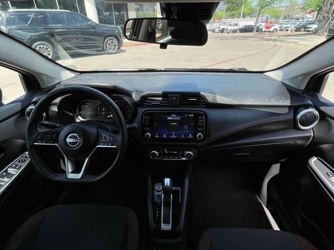 Used 2024 Nissan Versa SR FWD image 11