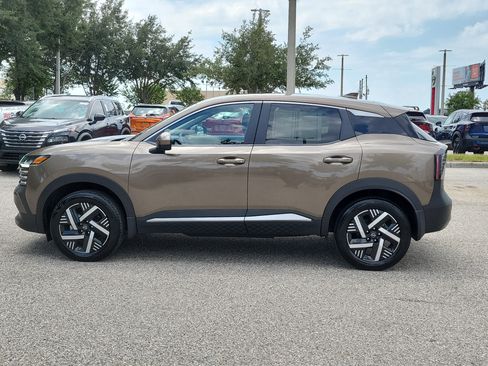 Certified 2025 Nissan Kicks SV FWD image 8