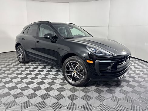 Certified 2026 Porsche Macan image 7