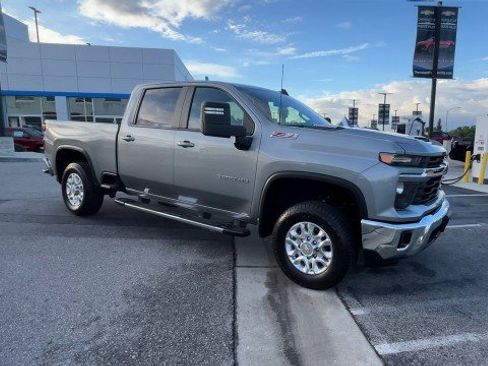 Used 2024 Chevrolet Silverado 3500 LT w/ Convenience Package image 2