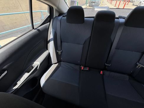 Used 2025 Nissan Versa SV FWD image 38