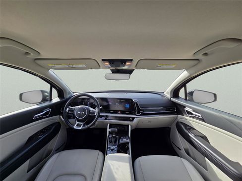 Used 2024 Kia Sportage EX image 10