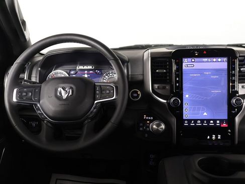 Used 2025 RAM 1500 Laramie AWD/4WD image 32