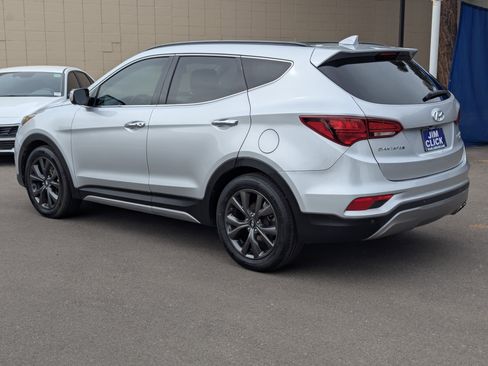 Used 2017 Hyundai Santa Fe Sport image 4