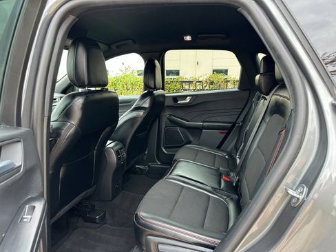 Used 2025 Ford Escape ST-Line FWD image 15