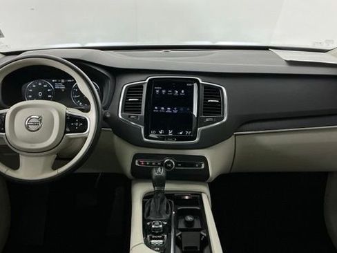 Used 2020 Volvo XC90 T5 Momentum FWD image 19