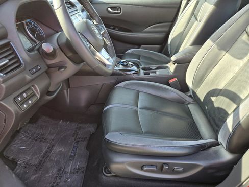 Used 2018 Nissan Leaf SL w/ SL Technology Package image 13