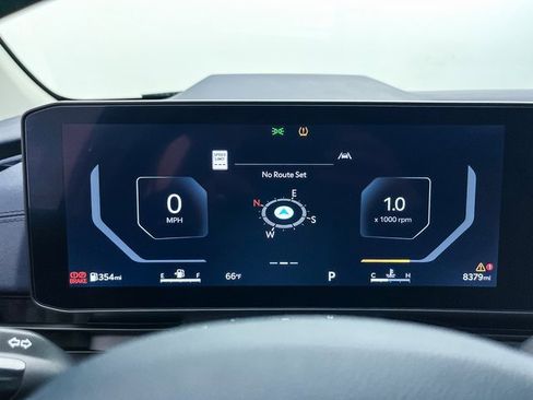 Used 2025 Kia Carnival SX Prestige image 38