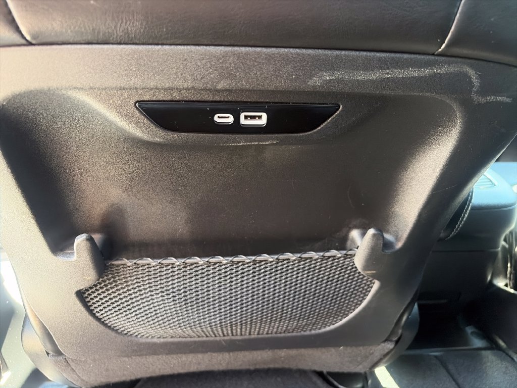 Used 2025 Chrysler Pacifica Limited FWD image 38