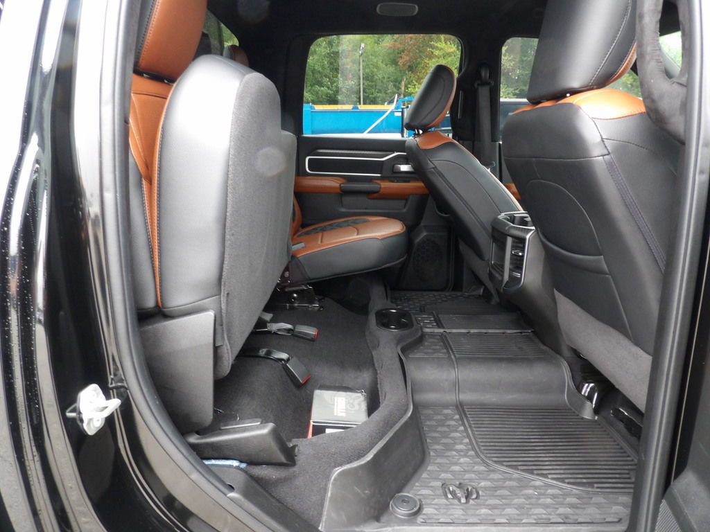 Used 2025 RAM 3500 Big Horn AWD/4WD image 36