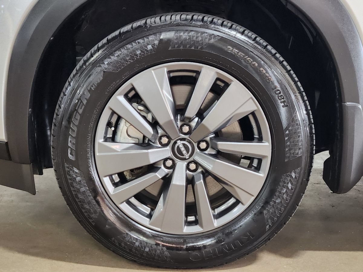 Used 2025 Nissan Pathfinder SV w/ Black Appearance Package FWD image 19