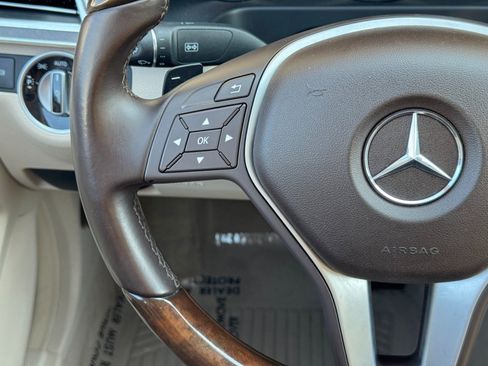 Used 2014 Mercedes-Benz E 350 4MATIC Sedan image 21