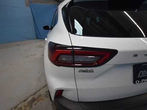 Used 2025 Ford Escape SE FWD image 39