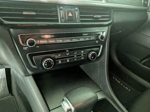 Used 2018 Kia Optima LX image 24