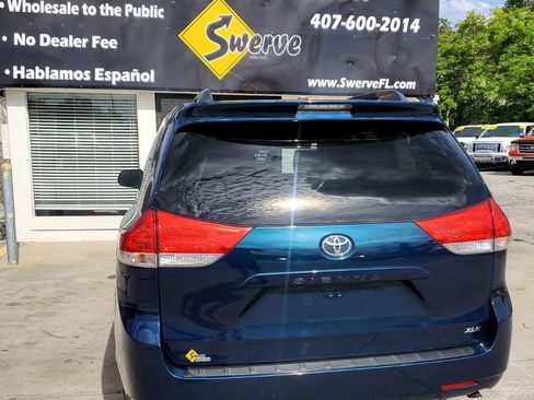 Used 2012 Toyota Sienna XLE image 13
