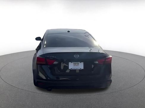 Used 2025 Nissan Altima 2.5 SR image 12