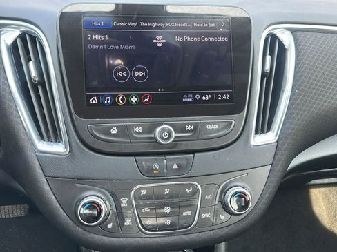 Used 2021 Chevrolet Malibu LT FWD image 24