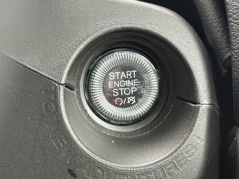 Used 2023 Jeep Renegade Latitude image 20