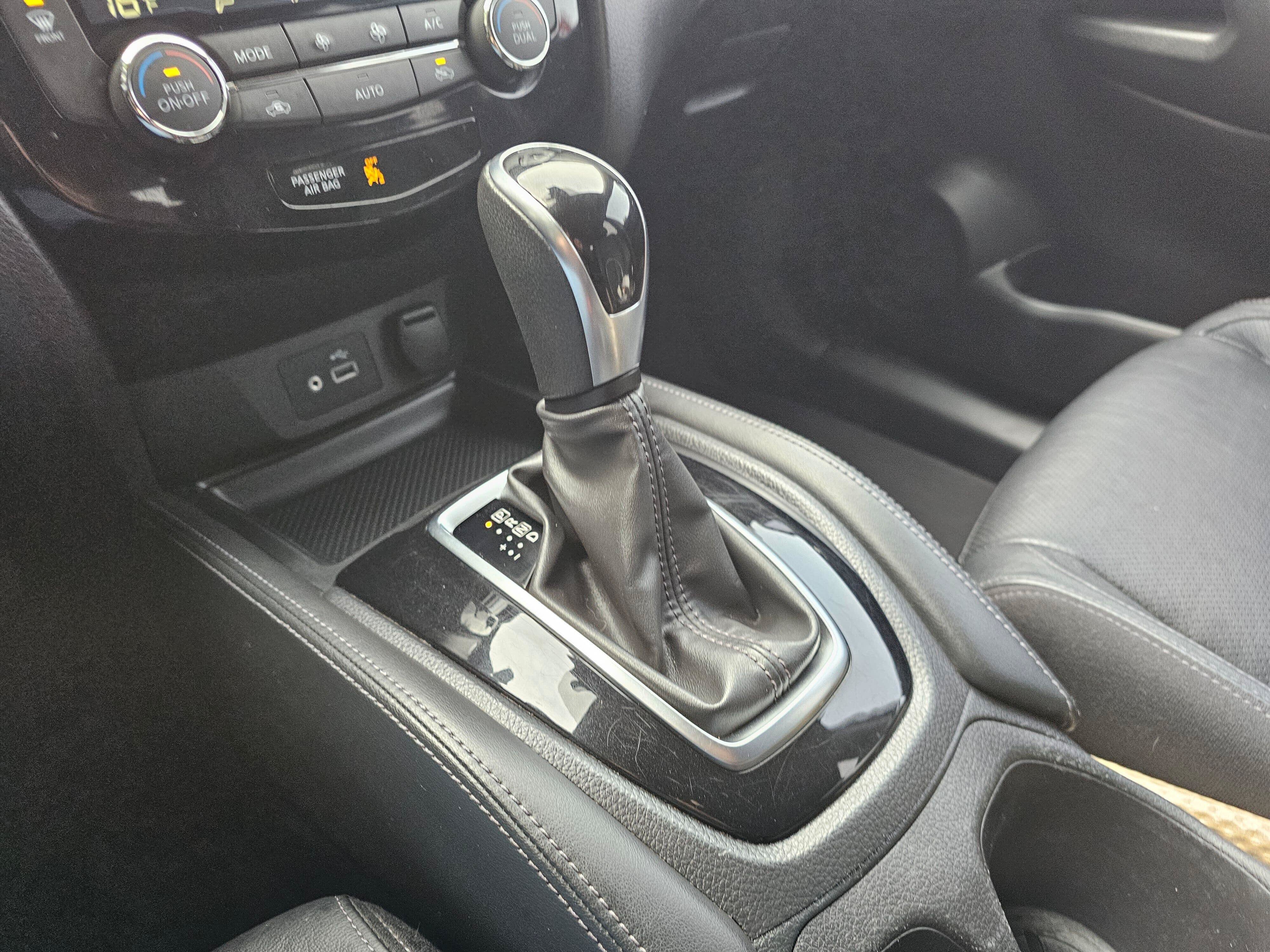 Used 2018 Nissan Rogue SL w/ Premium Package AWD/4WD image 29