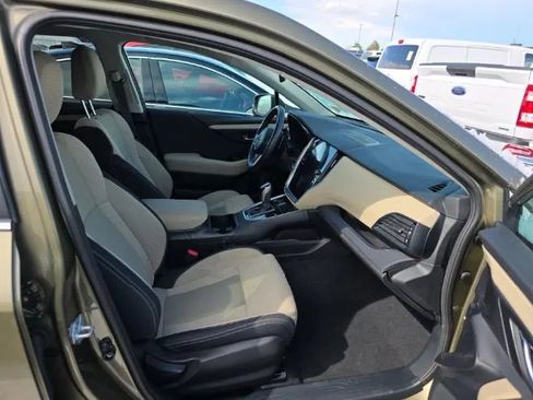 Used 2024 Subaru Outback Premium AWD/4WD image 11