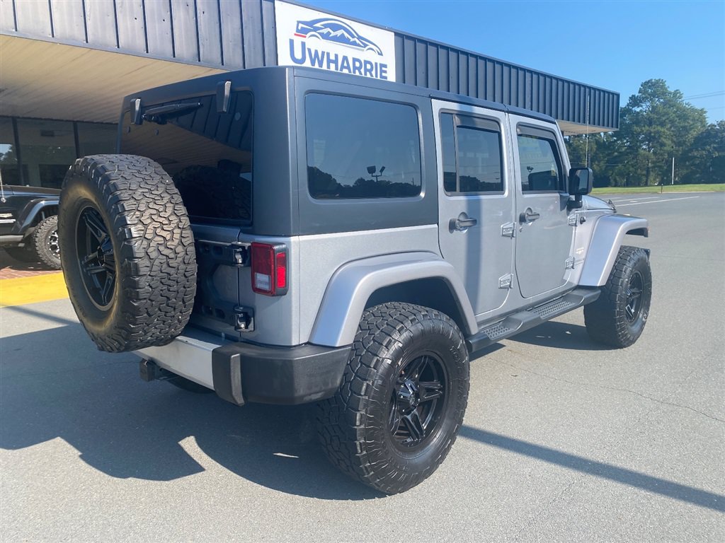Used 2015 Jeep Wrangler Unlimited Sahara w/ Connectivity Group AWD/4WD image 6