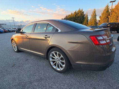 Used 2015 Ford Taurus Limited w/ Equipment Group 301A image 4