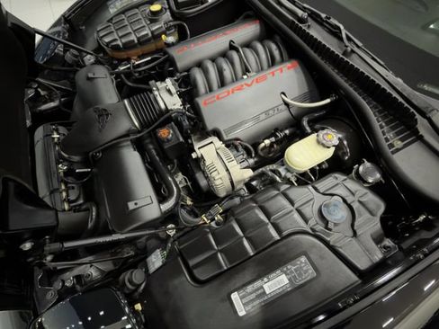 Used 2001 Chevrolet Corvette Coupe w/ Preferred Equipment Group2 RWD image 25