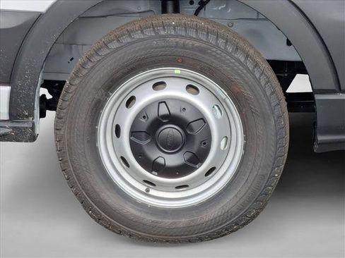 New 2026 Ford Transit 250 148 Medium Roof w/ Load Area Protection Package RWD image 10