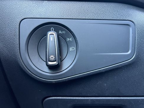 Used 2019 Volkswagen Tiguan SE AWD/4WD image 29