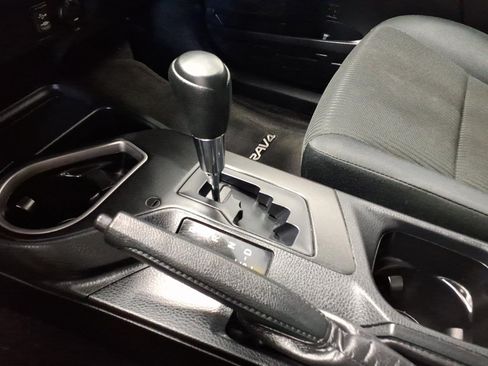 Used 2017 Toyota RAV4 LE w/ Carpet Mat Package AWD/4WD image 17