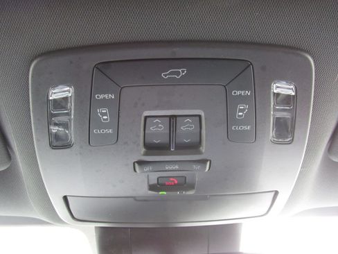 Certified 2024 Toyota Sienna XLE Woodland Edition AWD/4WD image 30