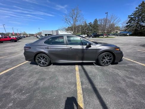 Used 2023 Toyota Camry SE w/ Blackout Package (TMS) AWD/4WD image 2